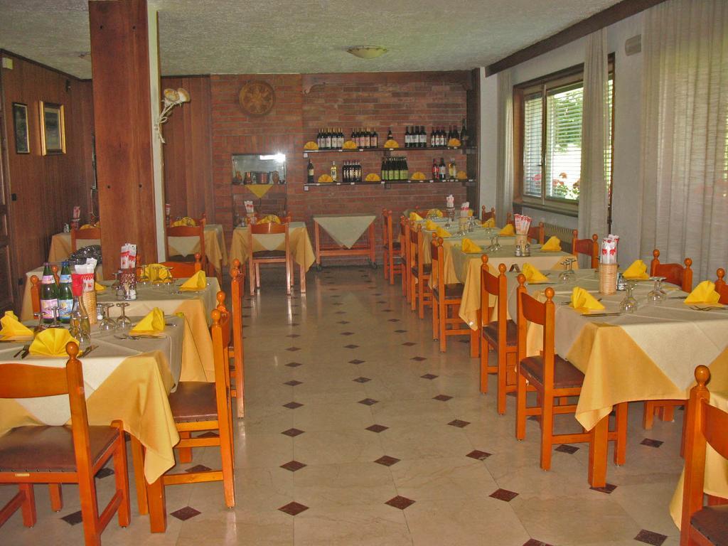 Albergo La Grolla Antey-Saint-André Extérieur photo